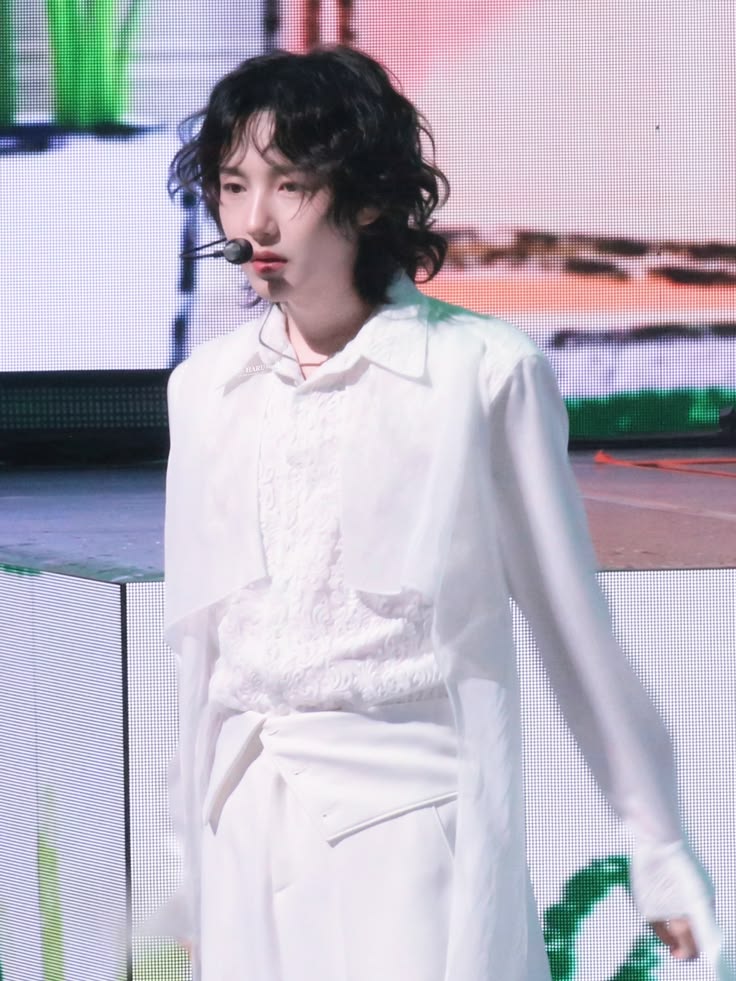 xiaorenbao's tweet photo. that would be him absolutely 😮‍💨😮‍💨 https://t.co/u66gxme6fF
