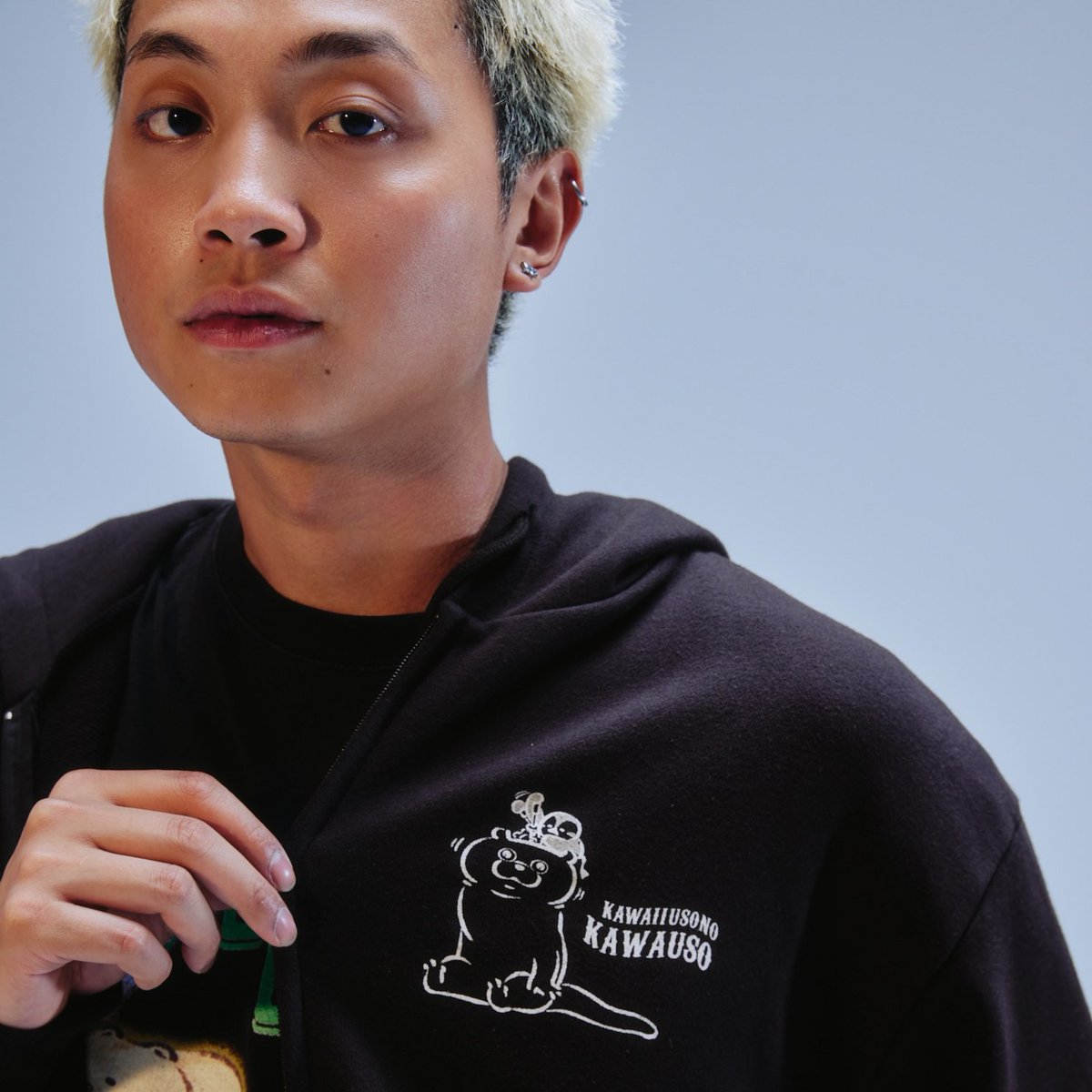 nun2store's tweet photo. 🦦新商品🦦

可愛い嘘のカワウソ
ZIPパーカー 頭のネジが飛んだカワウソ スミクロ
7,700円(税込)（M／Lサイズ）

バックプリントがインパクト大🔩💥
肌寒い時にサッと羽織れます🍂

9/18(金)11時より発売🛒
https://t.co/a6zDC1ojA2 https://t.co/rkO7JO6I7I