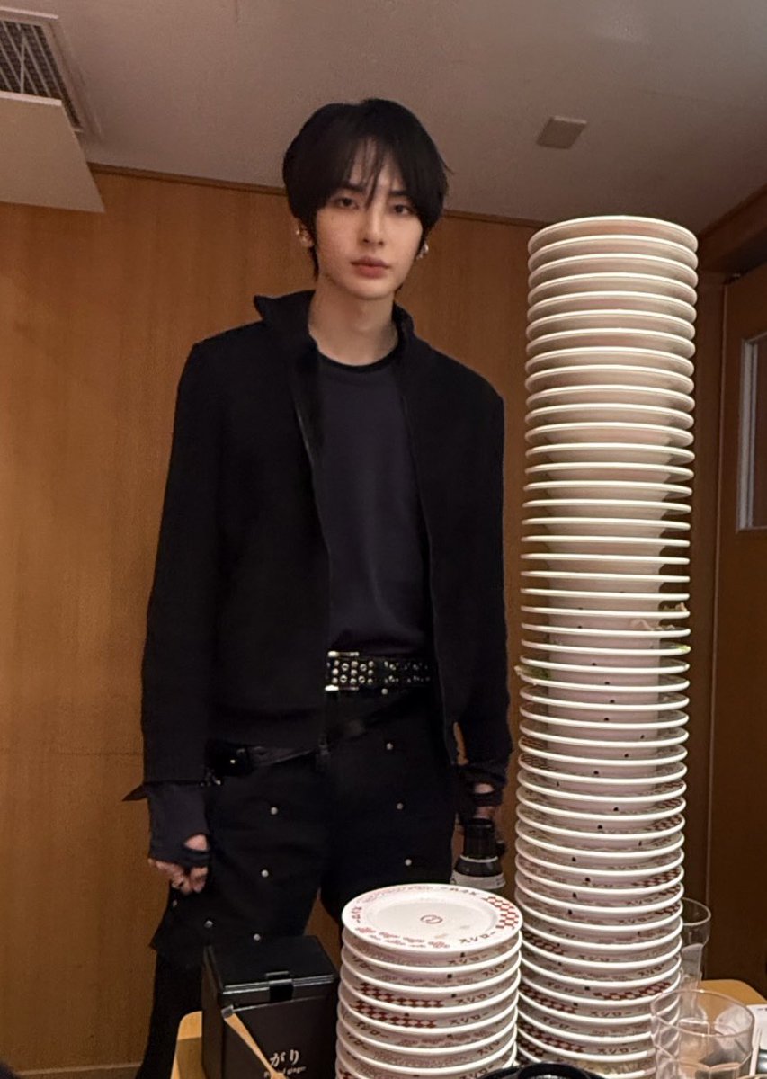 by_EPEX's tweet photo. 굥미~~~생일 축하해앵 형은 내가 본 사람 중에 제일 까리한 사람이야 항상 놀라고 이써 그리고 형의 편안하게 해주는 분위기가 참 좋아 👍앞으로도 건강하게 쭈욱 잘 부탁해 오늘 맛있는거 많이 먹고! 생일 축하해!!😚

#EPEX #이펙스 #AMIN #아민
#낭만_가득한_뮤와의_9월
#Dreamy_September_with_MU https://t.co/3UQF2YYjTE