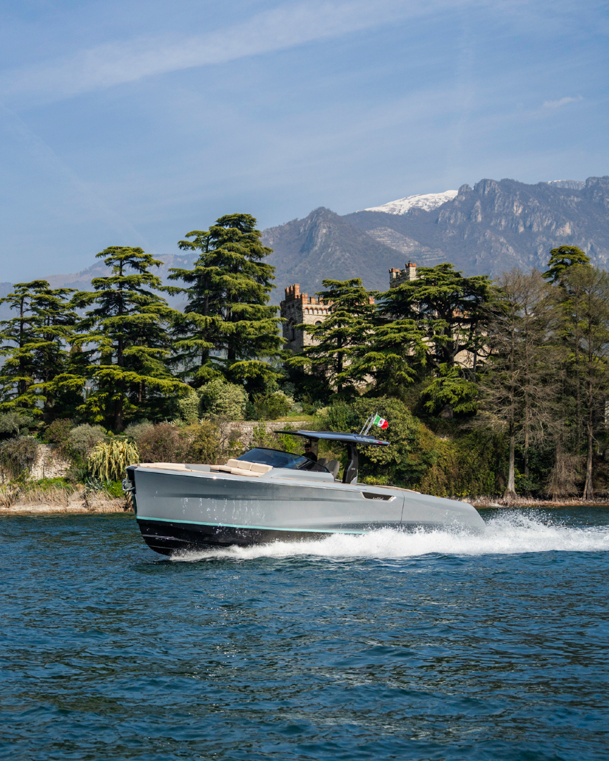Sebinoyachts's tweet photo. Cut with purpose.

The Astor 36's hull slices cleanly through the water, balancing performance, efficiency, and comfort in a way that feels effortlessly Italian.

Designed to move beautifully. https://t.co/gb3906s8ZE