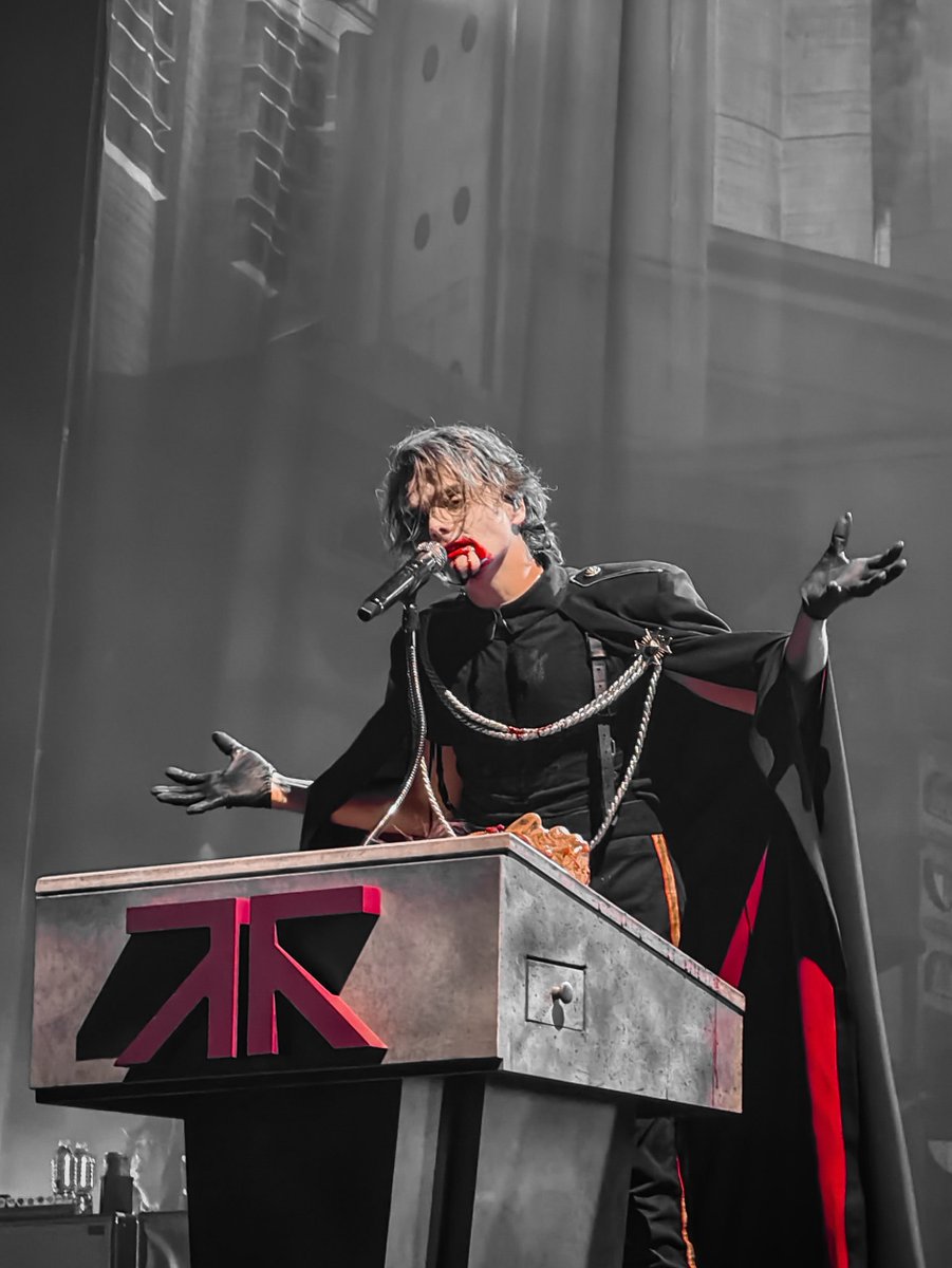 justwayalex's tweet photo. Our personal Count Dracula.

Thanks to @/graveyardjester on IG https://t.co/2YCRrtZK77 https://t.co/bMLMez9MgA
