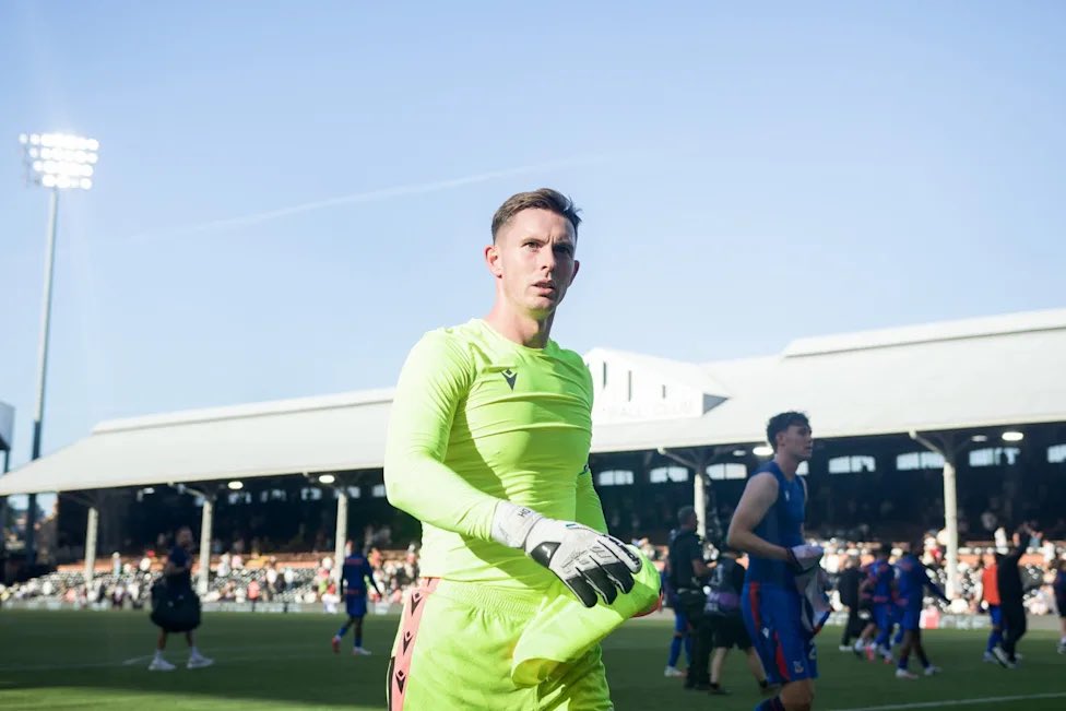 PalaceReport's tweet photo. 🚨🏴󠁧󠁢󠁥󠁮󠁧󠁿 BREAKING: Crystal Palace keeper Dean Henderson is close to agreement on a new long term contract.

Henderson is talking about a pay rise and an extension of two years on top of his current deal.

Deanooo 😍 

@reluctantnicko https://t.co/tAr6P5njwq