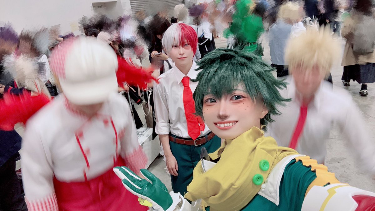 Reiucos2308's tweet photo. ⚠︎cosplay
⚠︎キャラ崩壊

速すぎる男🦅VS負けず嫌いの男💥VS微動だにしない男🍰
をとる🥦の図

写真撮ってたら逆にブレさせてみるか！？となって撮った写真
オモロすぎて大好き笑笑 https://t.co/1PLnEIT157