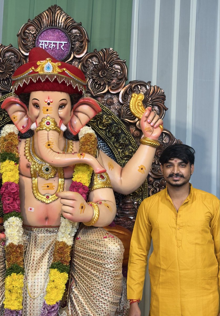 therevanthtweet's tweet photo. happy ganesh chaturthi everyone🤍 https://t.co/ircUp8bsm9