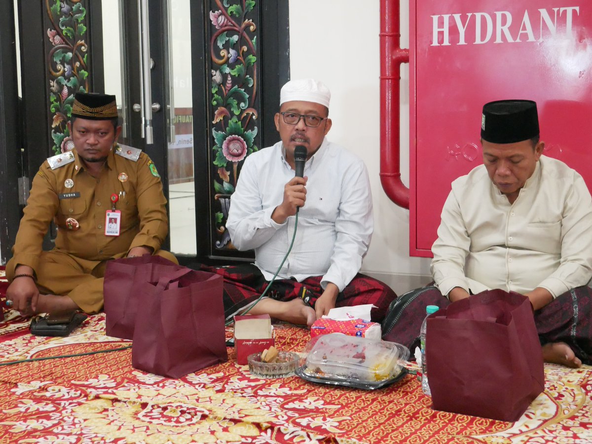 dprd_sumenep's tweet photo. DPRD Kabupaten Sumenep menggelar kegiatan Peringatan Maulid Nabi Muhammad SAW sebagai bentuk ungkapan rasa syukur sekaligus sebagai upaya meningkatkan keimanan dan ketaqwaan kepada Allah SWT, Senin, 14 September 2026 https://t.co/2t9IX68qru