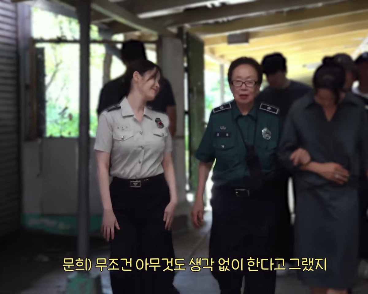 cherrtyeon's tweet photo. 이 두 사진만 봐도 아이유가 얼마나 착한 사람인지 알 수 있음 https://t.co/o96ys8ADd6