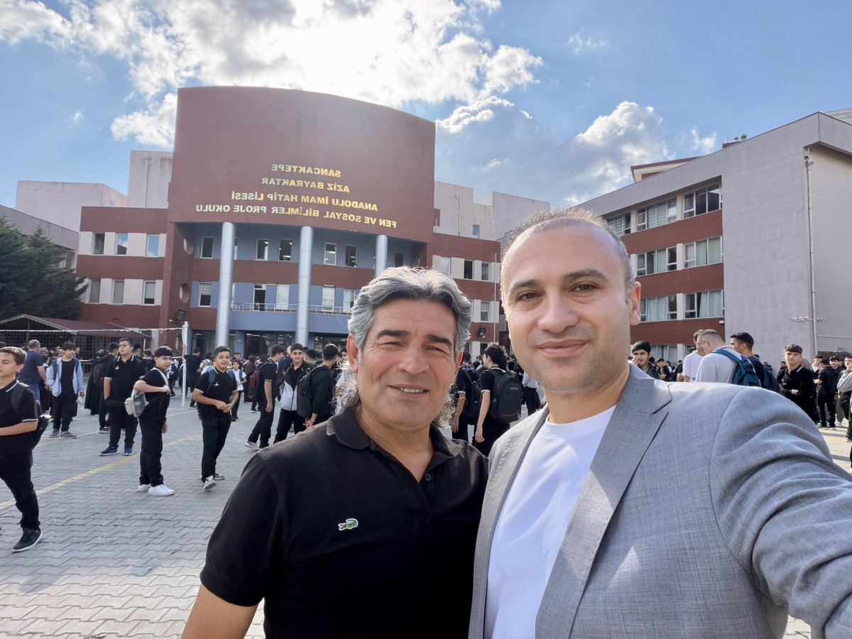 hamdullaharvas's tweet photo. 📚 Yeni eğitim-öğretim yılının; öğrencilerimize başarı, öğretmenlerimize kolaylık, ailelerimize mutluluk getirmesini diliyorum.

Geleceğimizin teminatı evlatlarımız için hayırlı ve başarılı bir eğitim yılı olsun. 🇹🇷

#OkullarAçılıyor #okullaraçıldı 
 #ilkdersimizkardeşlik https://t.co/Uw7HSBDAQ9