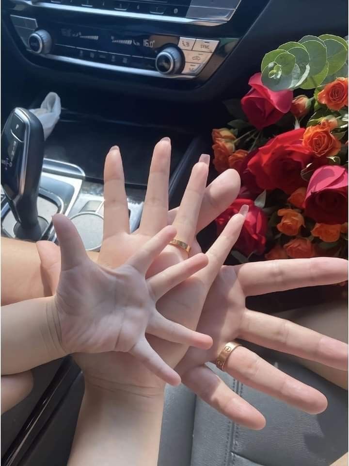 Bangmuttination's tweet photo. From now on its Mama and papa❤️ https://t.co/C4dFLAcKgZ