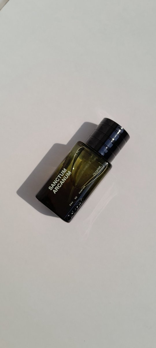 xiiieex_'s tweet photo. Finally parfum localku ngeluarin versi mininya🫶

 I love the scent to much dan wanginya bakal aku repurchace🤍 https://t.co/wvBblsazTR