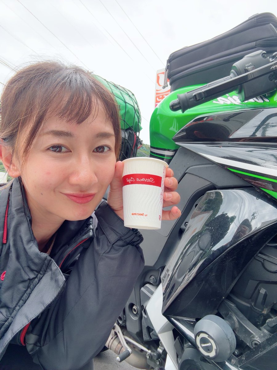 ayaki_ibr's tweet photo. 朝は程よい気温だったけど…日中は暑い…！！！
ようやっと北海道の道を楽しく走れるようになったよ🙌
#北海道ツーリング https://t.co/kb5bmZDLCT
