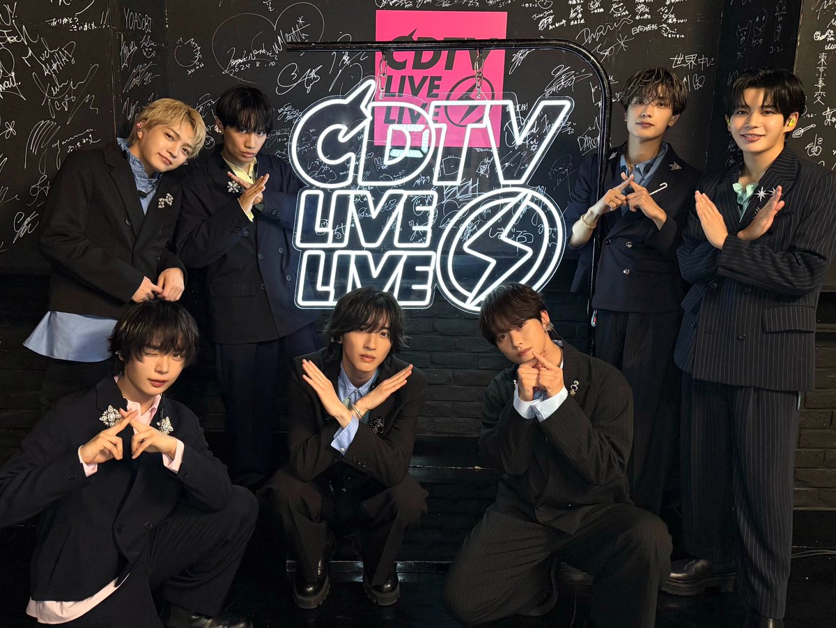 728_Storm's tweet photo. ／
18:30〜⏰
TBS系「#CDTVライブライブ」
まもなく始まります📣
＼

本日のハッシュタグはこちら#️⃣
『#僕カワブラミTV初披露』

本日より音楽配信がスタートした
「BLACK OUT MISSION」と、
「僕がカワイくて君がカワイくて」の2曲を
テレビ初披露!!!!!!!📺✨

絶対にお見逃しなく！

#なにわ男子
#BLACKOUTMISSION
#僕がカワイくて君がカワイくて