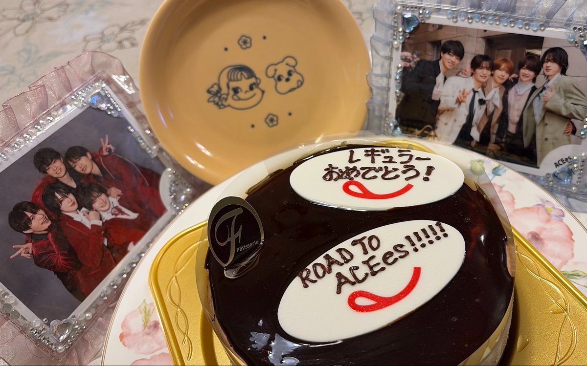 madaminusekaie5's tweet photo. 【ROAD TO ACEes!!!!!
レギュラー おめでとう!】
不二家さんのケーキで
お祝い✨🎂✨
作ちゃーーーーん💜
「黄色の服着てる子(作ちゃん)が
人気がありますね
聞いたら この子のファンの方が
多いです
好かれそう♡」って
店員さんが言ってましたよ💕
#わすれられない日にしよう
#ROADTOACEes https://t.co/524Ro45al9