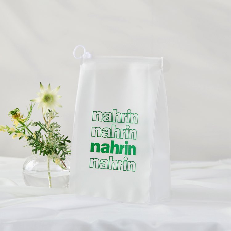 nahrin_japan's tweet photo. \ プレゼントキャンペーン✨/

公式サイトにて8,000円（税込）以上のお買い上げでオリジナル クリアポーチをプレゼント！
ナリンロゴをあしらった、シンプルで使いやすいクリアポーチ。スパやジム、これからの秋のご旅行などにも便利です🍂

キャンペーン詳細はこちら🇨🇭
https://t.co/ew6rgfNT0l https://t.co/jmMhuDSP94