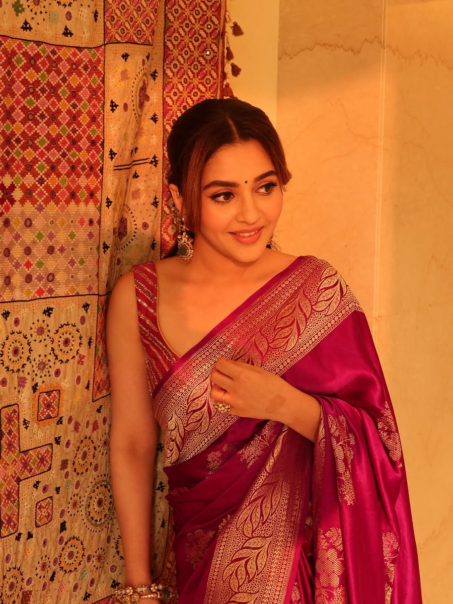 ishamultanizpgb's tweet photo. petition to make golden hour last longer so we can have more such pictures 😅

for  in  x  💜 https://t.co/wga5pKYraD