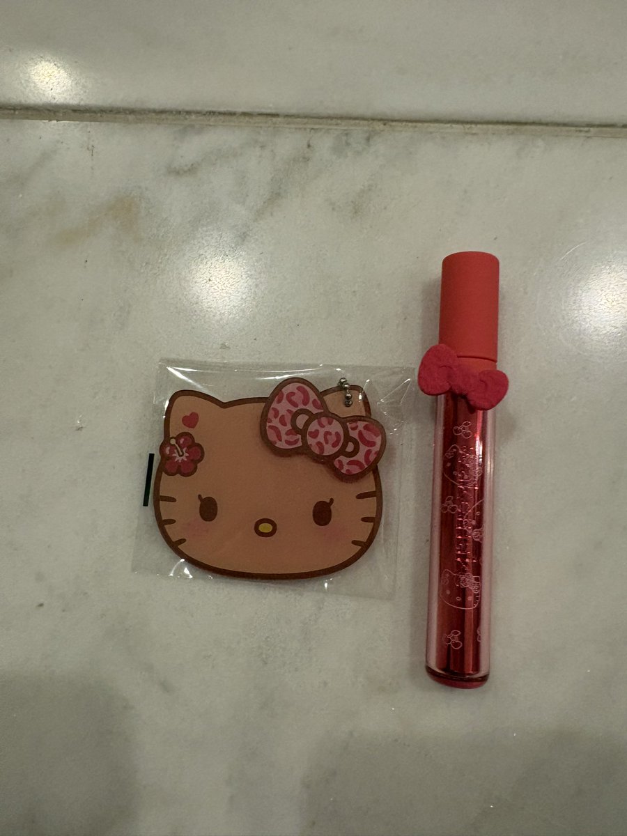 pinkyomin's tweet photo. オリーブヤングセールでサンリオエディション買って来て貰った🥰🫶🏻💕💕可愛い˖°.☪︎.✧ ݁˖

#韓国購入品
#オリーブヤング
#サンリオ https://t.co/F7ETIz9pfe