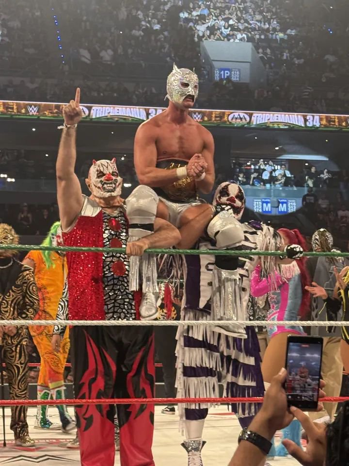 _xaibii's tweet photo. The last two years of Ludwig Kaiser's career have been one of the craziest career turnarounds in wrestling.

Think about the trajectory.

He went from being Gunther's sidekick and constantly being the target of jokes...

To replacing an injured Chad Gable as El Grande Americano, a character that basically started as a ridiculous gimmick...

To completely making the character his own.

Then somehow, against all odds, this GERMAN man became an insanely over babyface in Mexico and embraced the country so much that the fans embraced him right back.

And now?

El Grande Americano is officially the AAA World Champion. 🇲🇽

Ludwig Kaiser took what easily could've been a temporary comedy role and turned it into the biggest opportunity of his career.

From Gunther's sidekick...

To the replacement El Grande Americano...

To the ONLY El Grande Americano...

To the HERO OF MEXICO...

To WORLD CHAMPION.

What a turnaround.