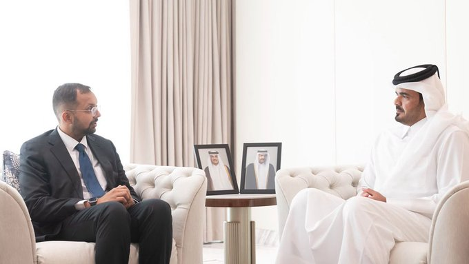 SayfSnqwr's tweet photo. اجتمع سعادة الشيخ جوعان بن حمد آل ثاني، رئيس اللجنة الأولمبية القطرية، مع سعادة السيد نيراف باتل، سفير المملكة المتحدة لدى الدولة، في لقاء يعكس أهمية العلاقات الرياضية وتعزيز التعاون بين قطر والمملكة المتحدة. https://t.co/kbtlmMr2Rc