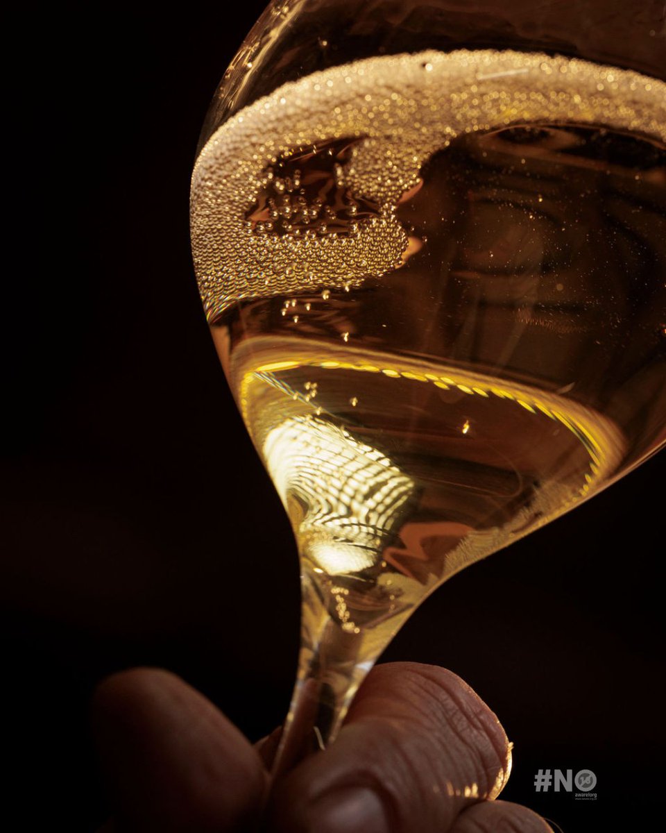 GrahamBeckSA's tweet photo. A Singular Pursuit • The Graham Beck Cap Classique Story.
Many producers diversify. Graham Beck did the opposite.
As the House's understanding of its vineyards deepened, so did its conviction. The decision was made to focus entirely on Cap Classique - a rare commitment to a single craft that gave the team freedom to refine, innovate and master one style above all others. 

#GrahamBeck #CapClassique #PursuitOfThePerfectBubble #CapClassiqueMonth