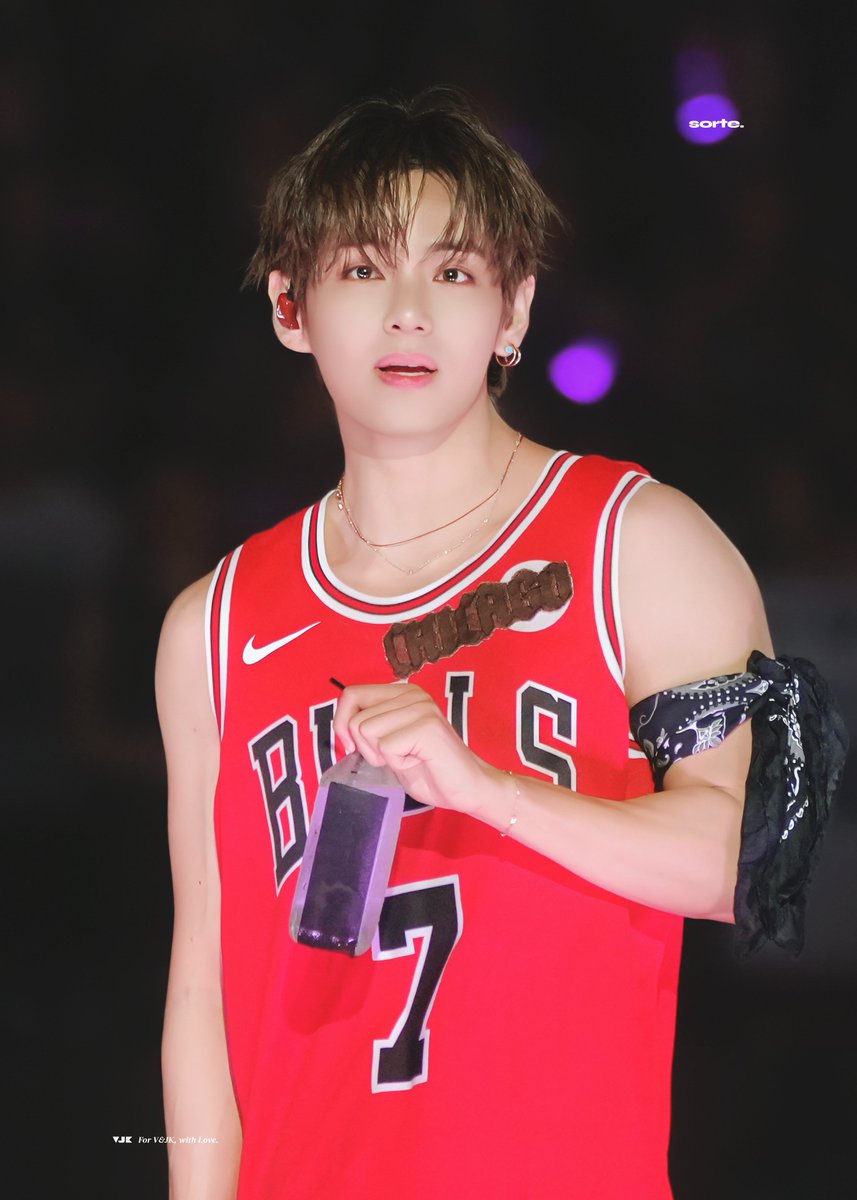 SORTE613's tweet photo. 태형이🥰❣️
260828 Chicago 태형 HQ 
#V #뷔 #TAEHYUNG #태형 #テテ https://t.co/IKWxPZAu0o