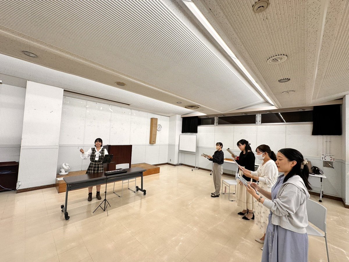 Coro_Sfida's tweet photo. 【練習報告】
こんばんは！コーロ・スフィーダです！

昨日は定期演奏会に向けた練習でした🔥
ついに1週間後となった演奏会を前に、団員の熱量も高まっています！！

演奏会は今週末の9/20(日)ですので、松戸やお近くにお住まいの方はぜひお越しください！！
#CoroSfida #松戸 #合唱やろうぜ https://t.co/d4UMt7upSi