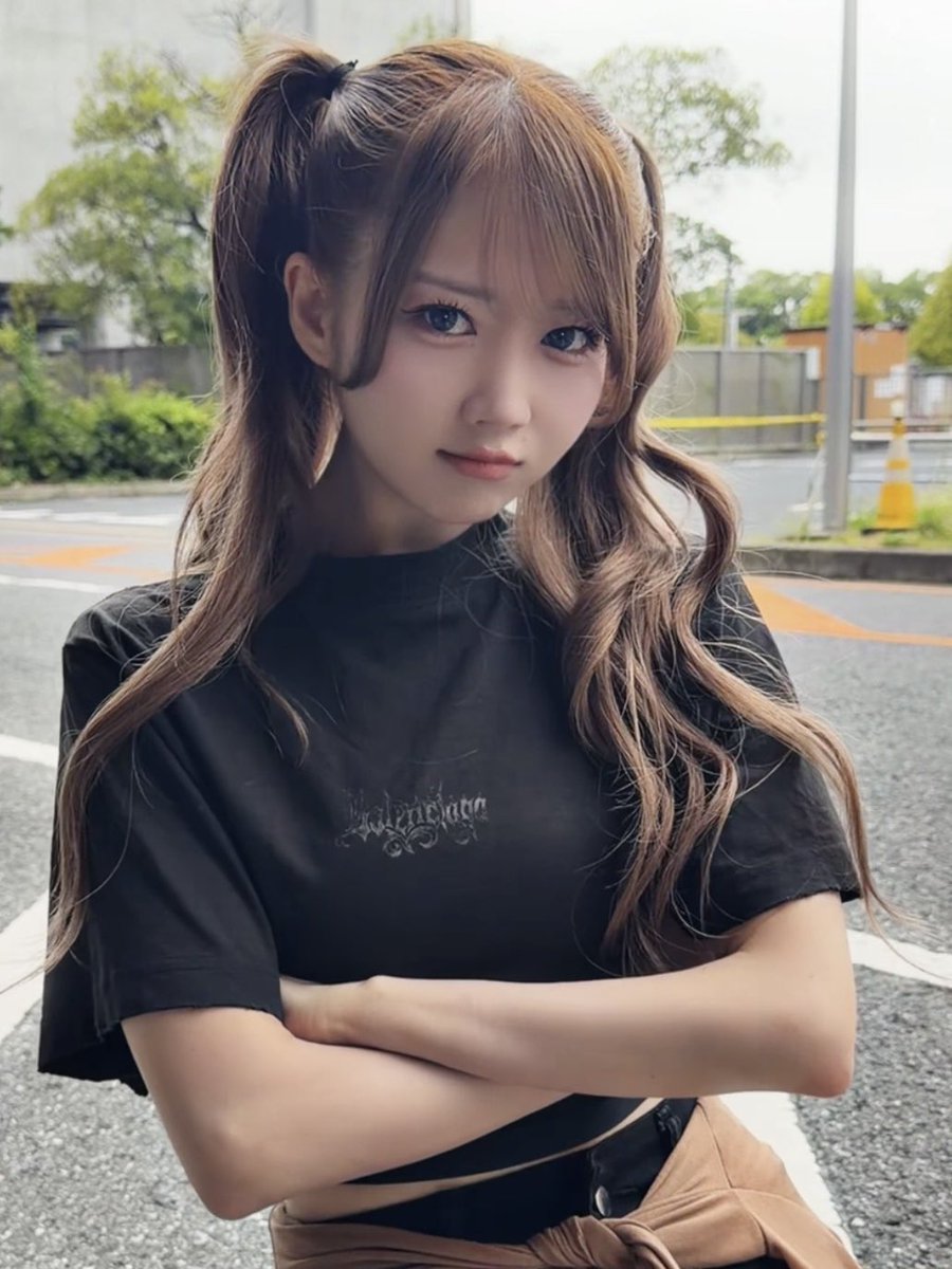 102suy's tweet photo. ヤンキーの隣にいるヤンキーの彼女感あって好き https://t.co/jha5xozLzU