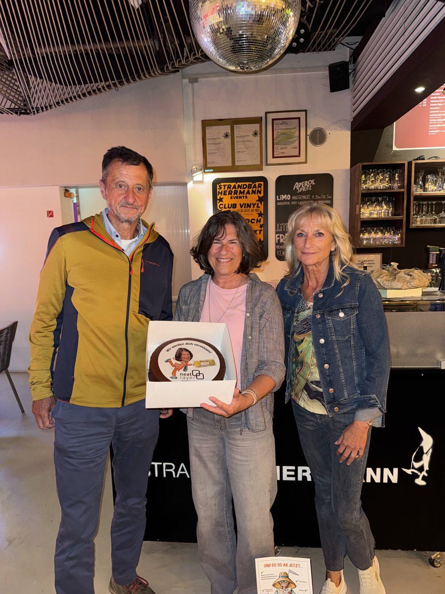 next_layer's tweet photo. Letzte Woche haben wir uns beim next layer Sommerfest gebührend von der warmen Saison verabschiedet. 🍹🙌��� Ein gelungener Abend mit lustiger Stimmung, schönem Ambiente in der Strandbar Herrmann und hervorragendem Essen. 🥳

#Sommerfest2026 https://t.co/Ra0SsOaYxV