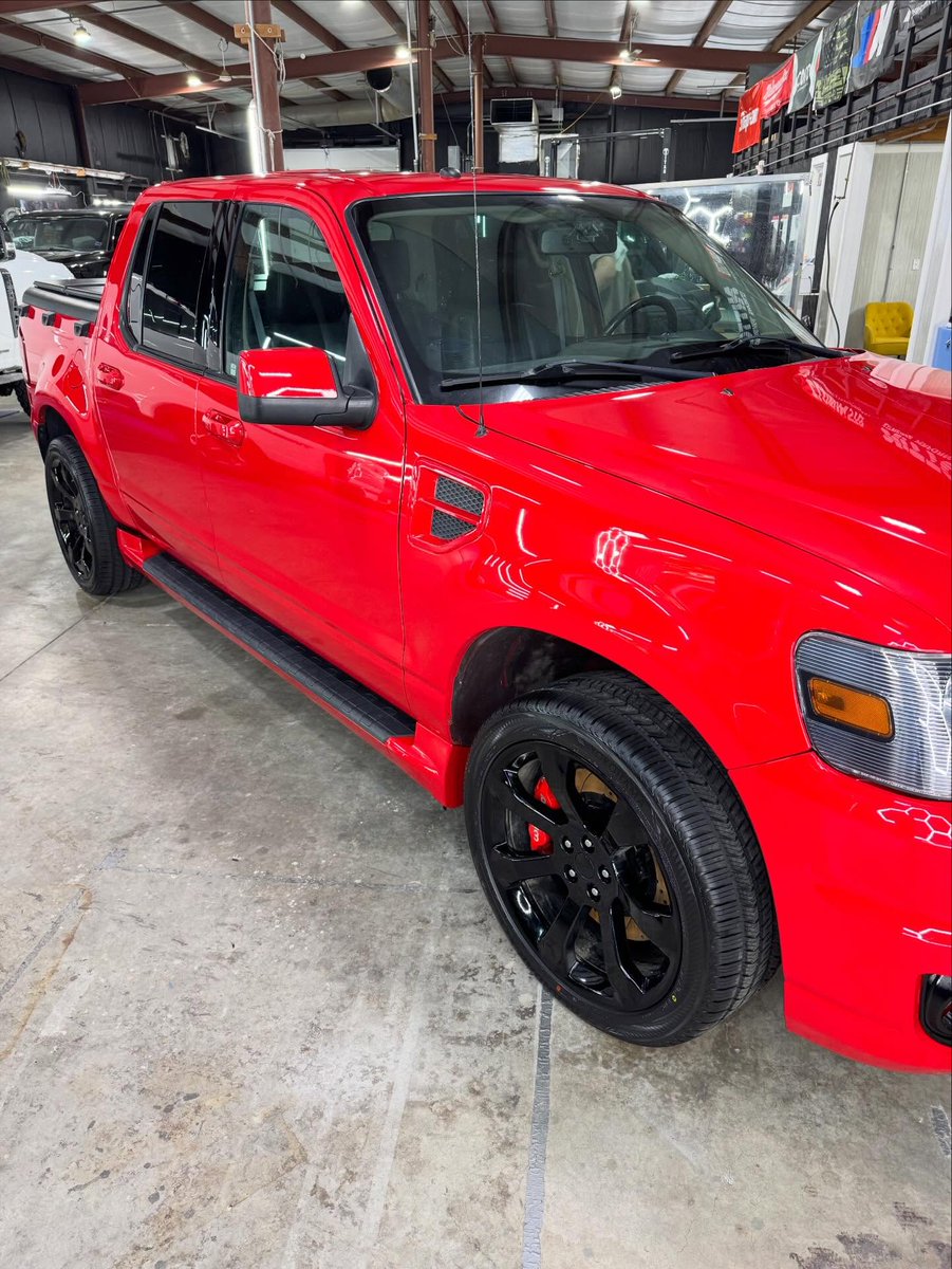 IvyNylin's tweet photo. Fresh detail on this 2008 Ford Explorer Sport Trac Adrenalin. Winter weather and salt can take a toll on your vehicle. Give us a call to get it looking right again. Packages for every budget. 262-354-0183 https://t.co/1OOWchPvfG