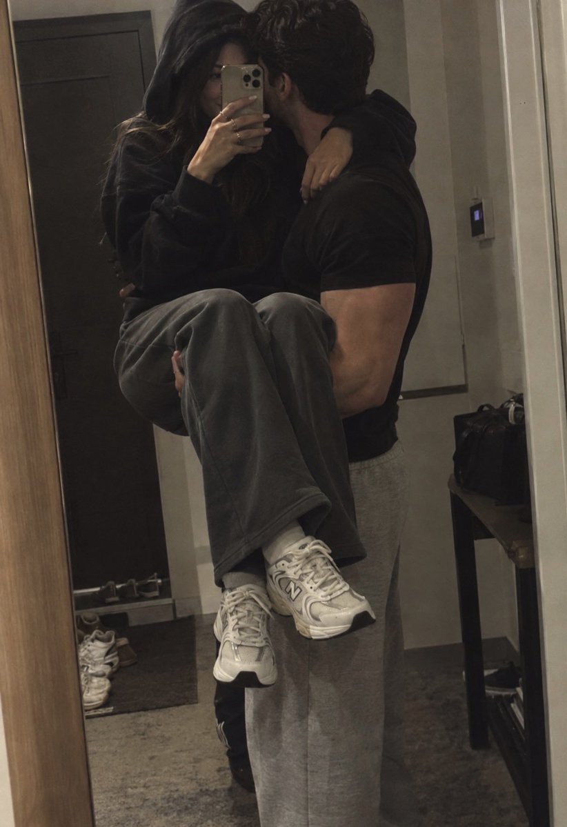 sophiaevaa_'s tweet photo. My type🤍 https://t.co/scAZD7iMxu