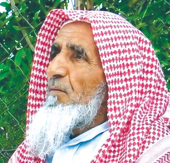 ibrahim13022013's tweet photo. هنا رؤوس أقلام كتبها الدكتور حمد البازعي عن والده ( المطوّع) #سليمان_بن_عبدالله_البازعي  رجل سيرته يرحمه الله طويلة وممتعة وتدرّس ، سيرة تستحوذ على وجدان كل من عرفه يرحمه الله، له حضور في كل مكارم الأخلاق، ولذلك نفتقده وندعوا له بالرحمة والغفرآن.

https://t.co/sYI2u54DtQ https://t.co/Wec3NAEnFv