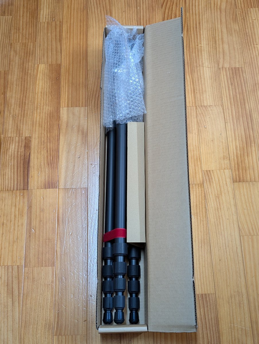 Taki44002's tweet photo. 2026.9/14
ハスキー5段三脚
ようやく導入！

脚パイプ表面が光沢仕上げではなく
艶無し(マット)仕上げだった。
中古で一足早く導入したハスキー4段三脚が光沢仕上げなので
今回導入した5段が新品なんだ〜と感じた。 https://t.co/AIPbb0BzXt