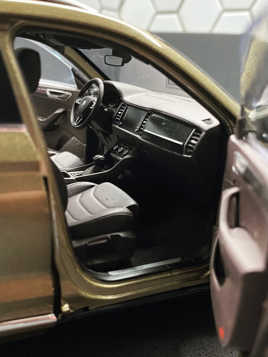SharriRa2o6's tweet photo. Škoda Kodiaq TSI: prostor, komfort a výkon pro každou cestu. https://t.co/XJlgXKeO1j