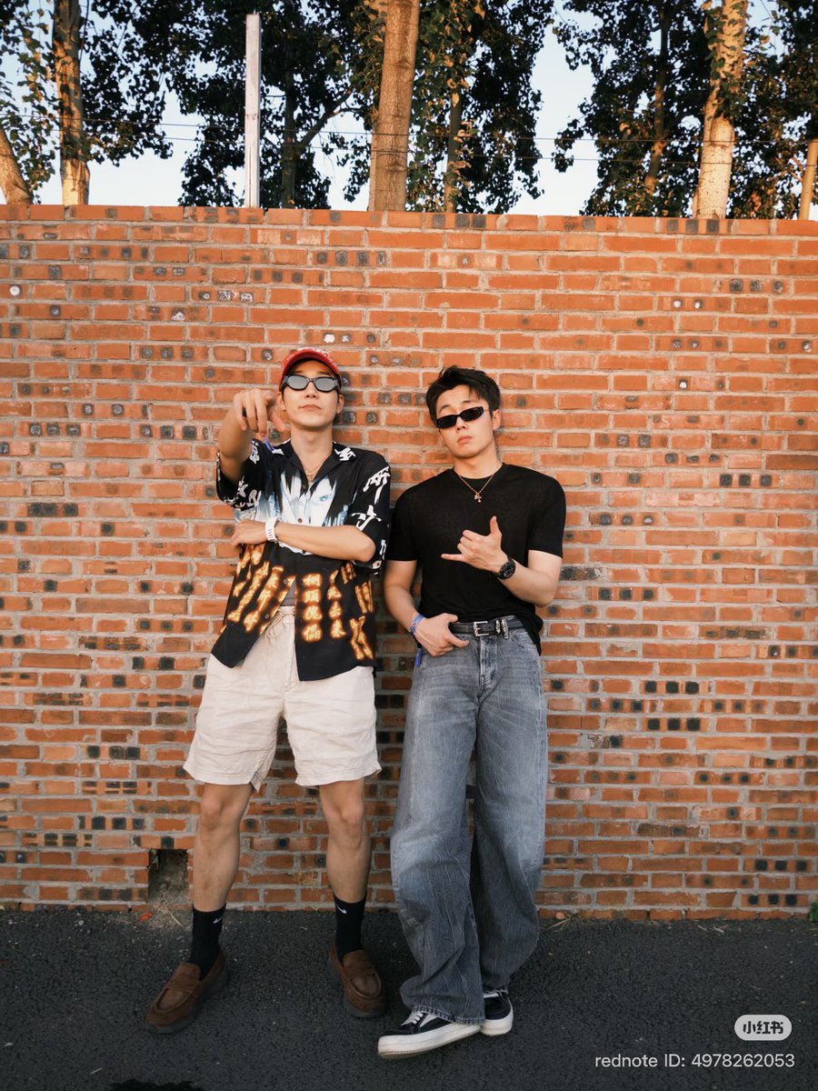 PLAMUEKWITHMARK's tweet photo. จ้ารู้แล้วจ้าว่าไปด้วยกัน ลงเองเลยไม่ต้องรอฟค. แอบถ่าย
มิวสิคเฟสมันคงสนุกเพิ่มขึ้นสิบเท่าแน่ๆเลยเนาะ
หม่าลู่แรงว่ะ ใครไปบนอะไรไว้ไหม อย่าลืมแก้นะ แล้วก็บนอีกได้เลย
#หม่าลู่หย๋าจื่อ 
#หม่าซือเชา #ไจ๋จื่อลู่ 
#Masichao #Zhaizilu https://t.co/hxvwL3MZzE