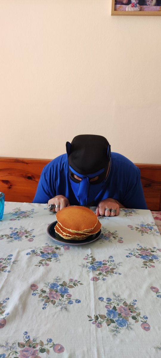 LupoXandoR's tweet photo. Pancakes! https://t.co/e0wtR41jJF