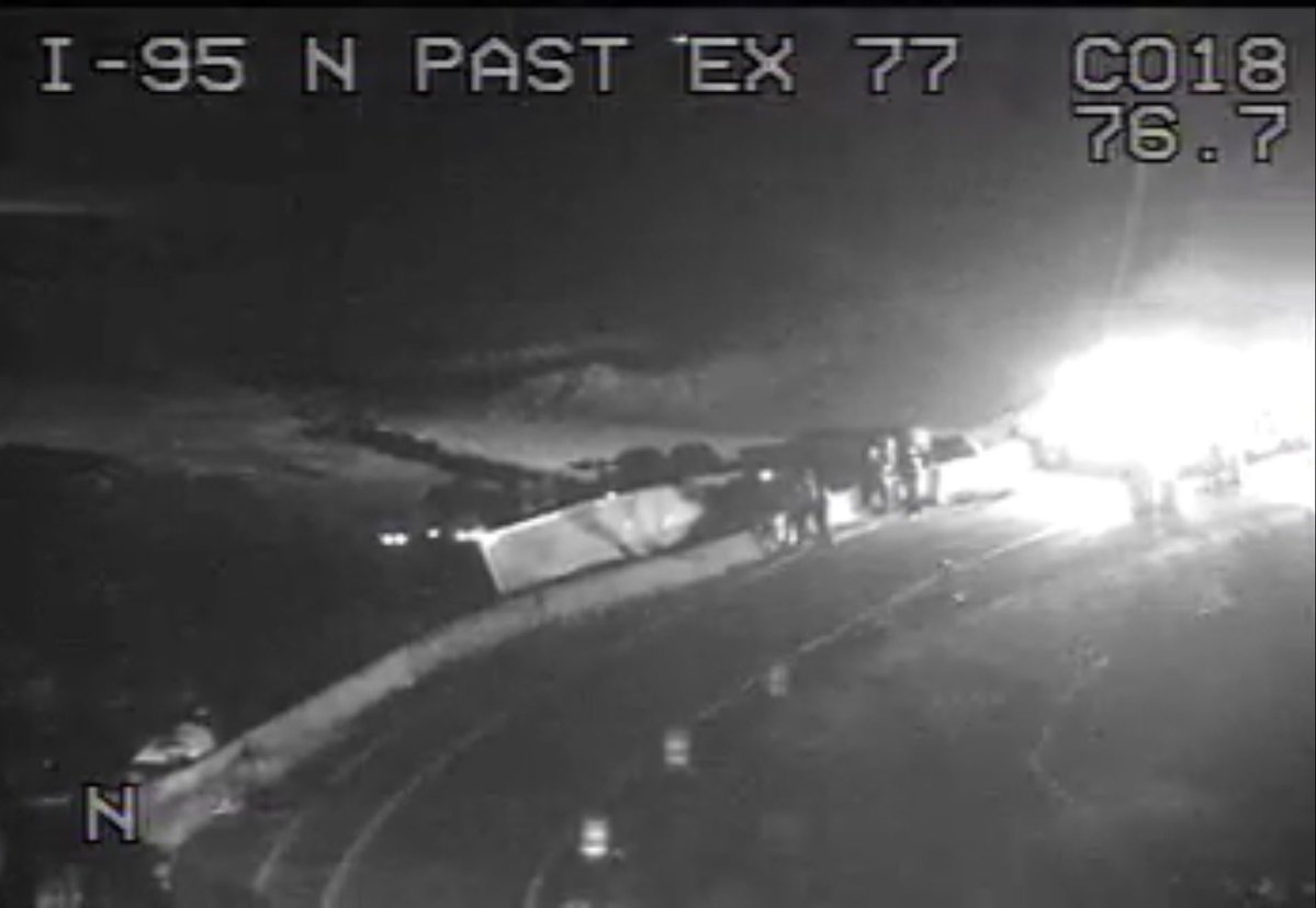JMVFC8's tweet photo. #jmvfc8 Rescue Engine 8 is operating at a crash with rescue involving an overturned tractor trailer on the ramp from northbound I-95 to exit 77 B, MD-924. The ramp is shut down. @HarfordCoDES Haz Mat team has been called to check for any fuel spill. #MDTraffic https://t.co/Slv4TL5ju1