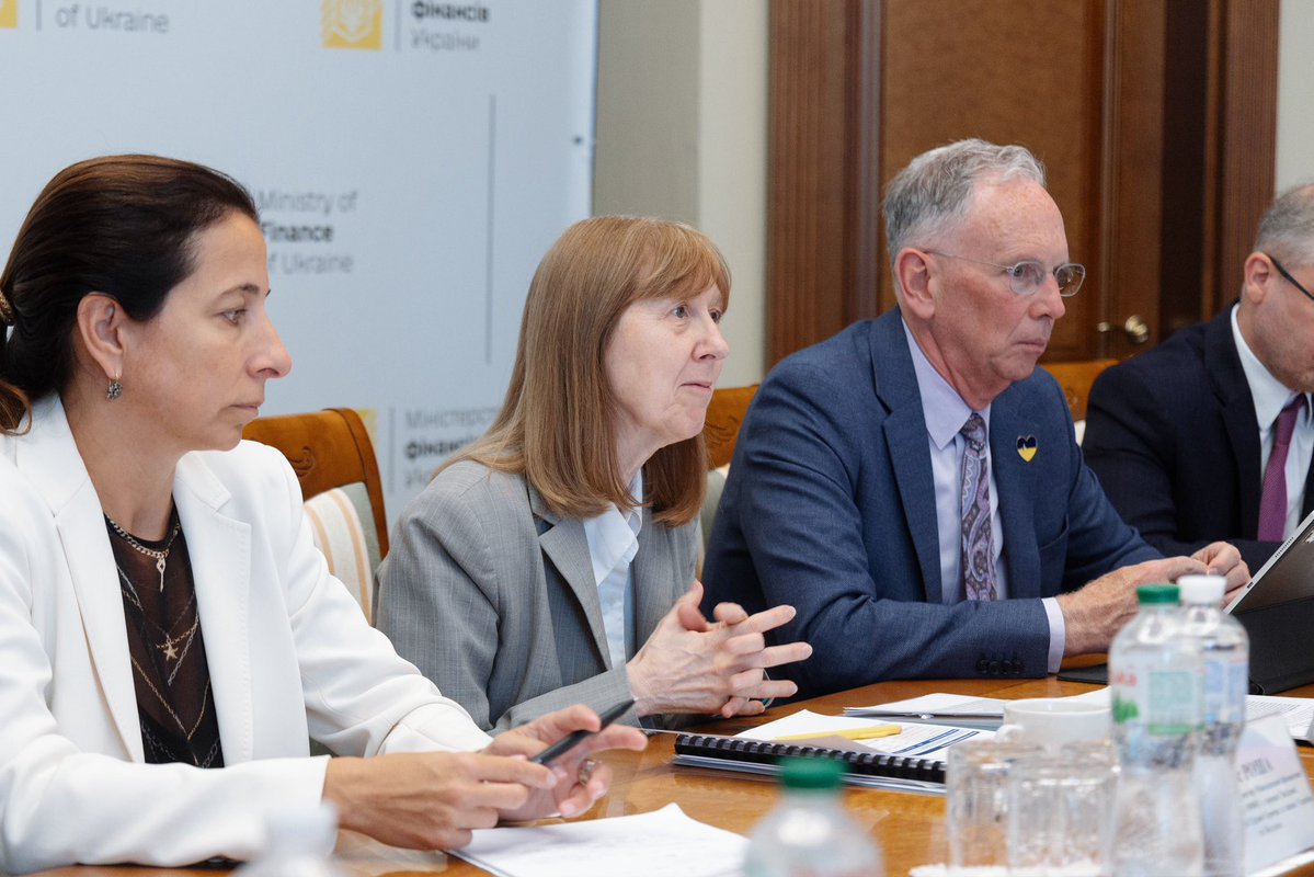 SergiiMarchenk3's tweet photo. Another $841m secured for Ukraine’s budget needs. We signed a new agreement with the @WorldBankGroup, backed by 🇨🇦 @FinanceCanada, bringing the total volume of PEACE project to $54.3b. The financing will help cover critical social expenditures. Grateful to the World Bank and Canada for their continued support. With Antonella Bassani & @bob_saum, we also discussed how to accelerate SPUR 2.0, keep the 2026 DPO on a track, and launch new recovery projects.