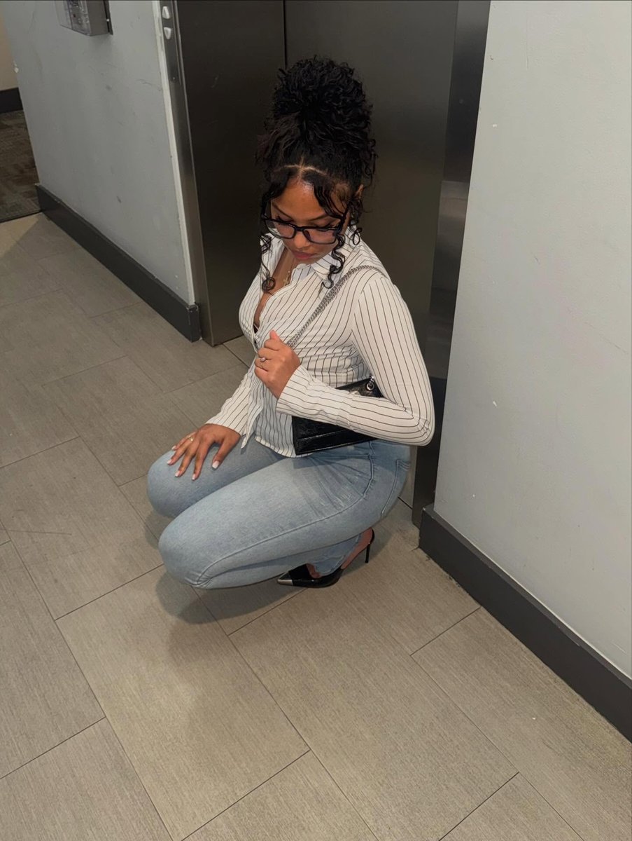 EEEmmaCollins's tweet photo. She’s becoming everything she once prayed for. https://t.co/XHqzEBSTvO