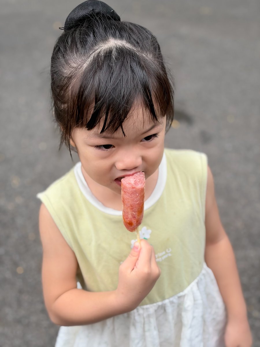 lovehypforever's tweet photo. 和爸爸一起游泳后 https://t.co/CqQn6xndzJ
