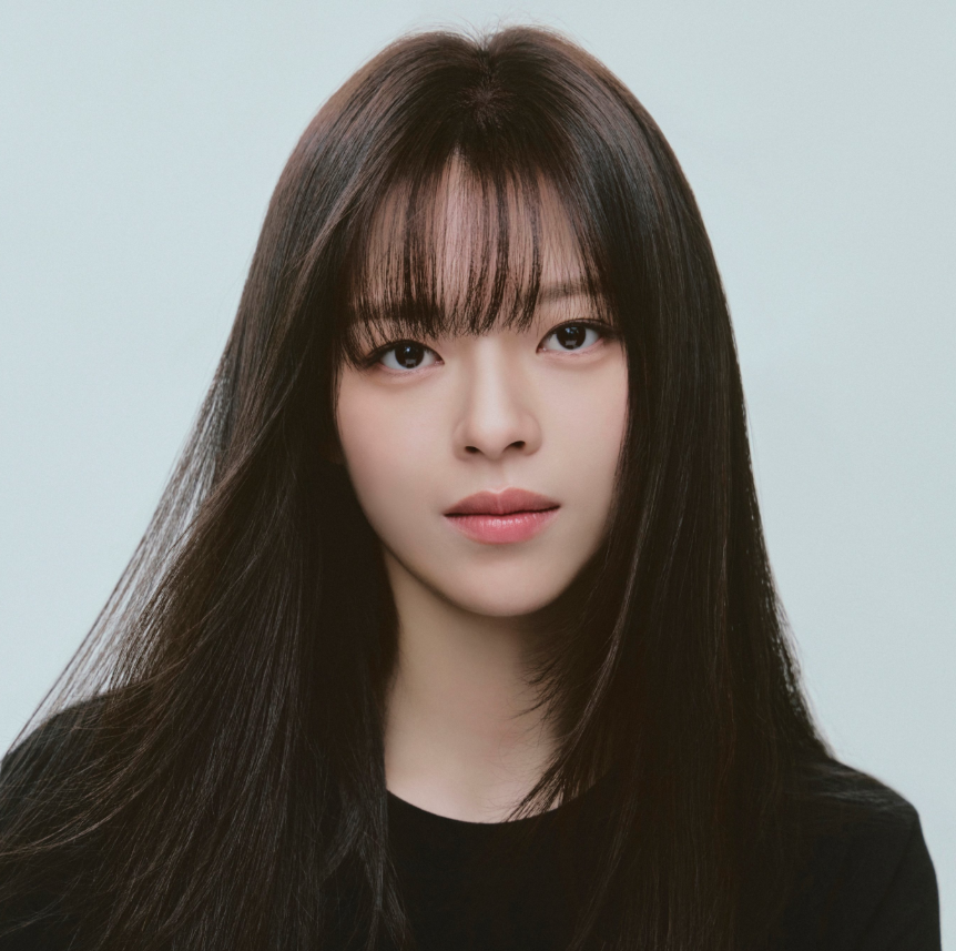 AboutMusicYT's tweet photo. Yu Jeongyeon in new profile photos for VARO Entertainment. https://t.co/HzV1UdF9Gq