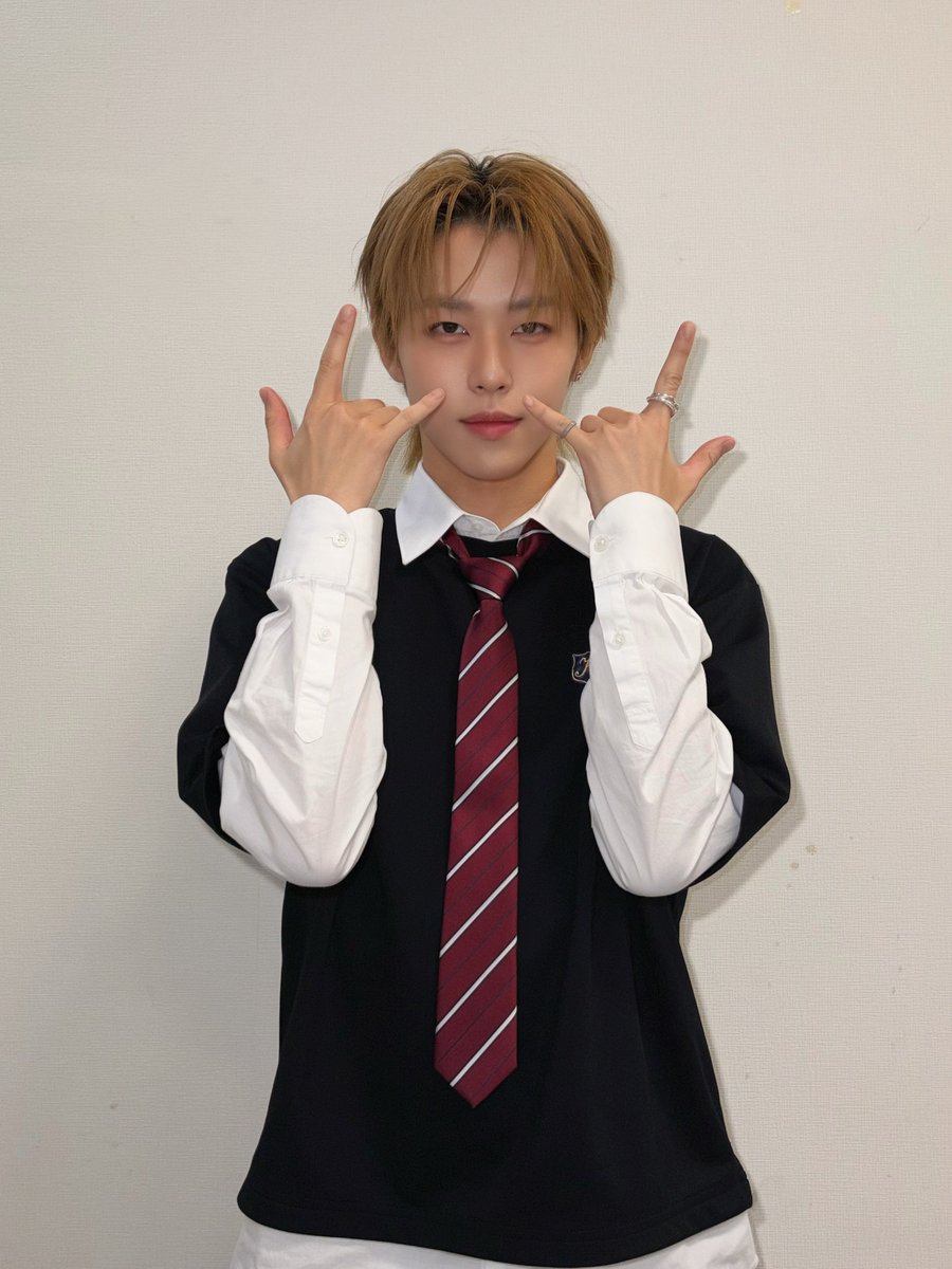 KO1KEYZofficial's tweet photo. [📸] 260914

#CDTVライブライブ
「KO1KEYZ」をフルサイズでテレビ初披露させていただきました🤟

🍎 #TOWA
Detail ➡︎https://t.co/0KLu2uaUgX

Apple Musicで聴く🎧
🔗https://t.co/PaI0ohkPIu

@TBSCDTV 
#キュントゥグンテレビ初披露
#KO1KEYZ 
#コイキーズ #코이키즈 https://t.co/MXz3YQLYaJ
