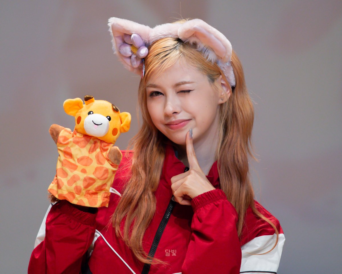 byeol_0813's tweet photo. 260905 애플뮤직

cutie pie michi

#AtHeart #앳하트
#MICHI #미치 https://t.co/QE9Z9TIZNy