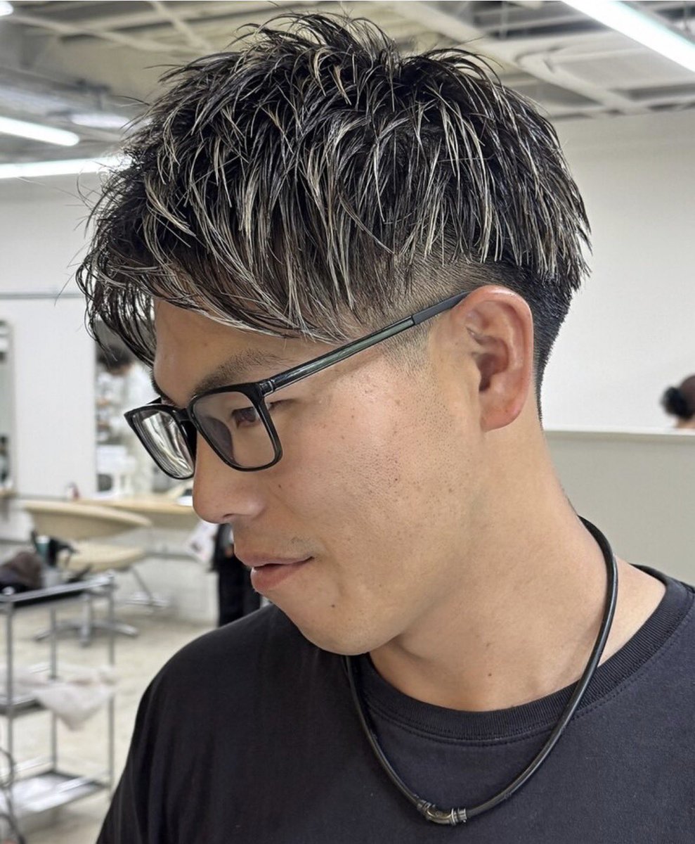 hinak1624's tweet photo. こんな感じのシルバーメッシュにしようか悩み中。 https://t.co/V6tNKLKEJQ