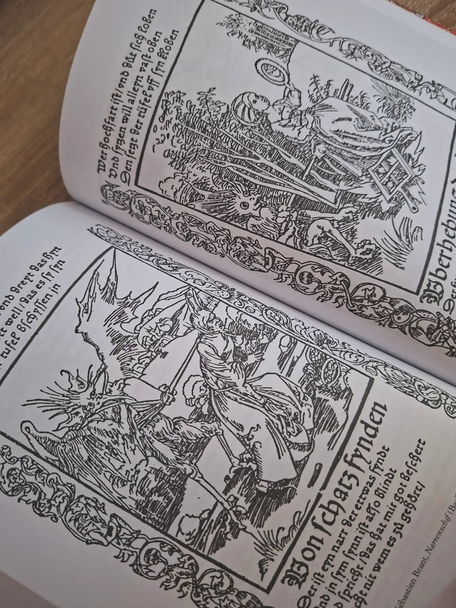 JaviertPrado's tweet photo. Hace un tiempo recomendé "Monstruos, demonios y maravillas a fines de la Edad Media", un estudio imprescindible sobre seres imposibles en los textos antiguos. @ediciones_akal lo ha traído de vuelta a su catálogo y puedo decir que la reedición es una verdadera maravilla. 🐲 https://t.co/Frjcz75UlE
