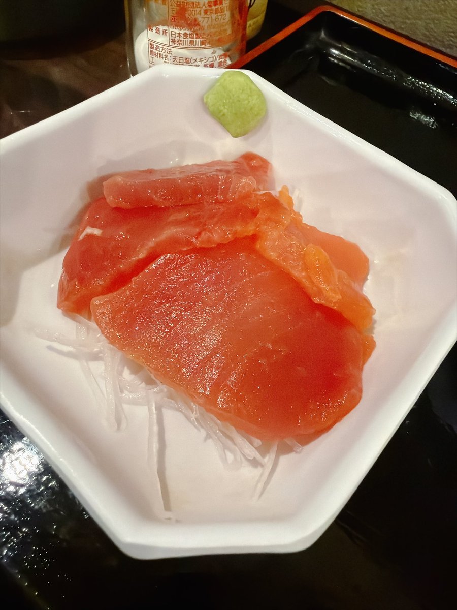 smms1108's tweet photo. 一昨日は昼飲みして稲川淳二ライブ🤗
夜ご飯は蕎麦屋で軽く呑んで仕事！
昨日は15時からボーリングコンペ参加のあと17時から仕事して…
上がりにちょっとだけ呑んで帰宅〜
今日も昼過ぎ用事来てきて一度休憩してまた出勤！
まだ今週の休み不明で死にそうだぜ😇😇 https://t.co/Nxmhnokhhu