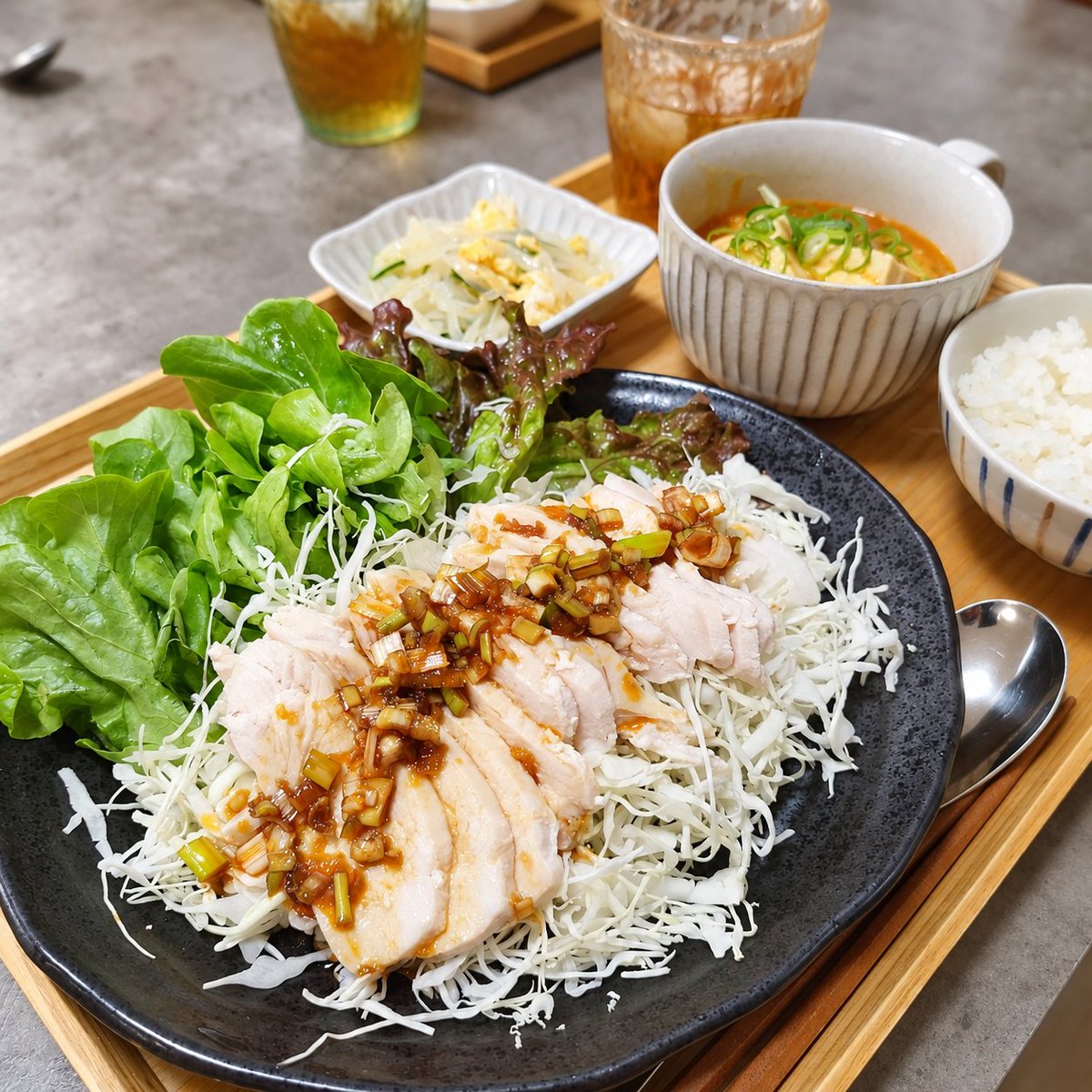 DNwikixx's tweet photo. よだれ鶏
久しぶりに作った〜！
いつもはサラダに乗せて、蒸し鶏単品ってないなあって
かんたん酢のタレが甘み強めで好き♥️☺️ https://t.co/pYGdx3K5J7