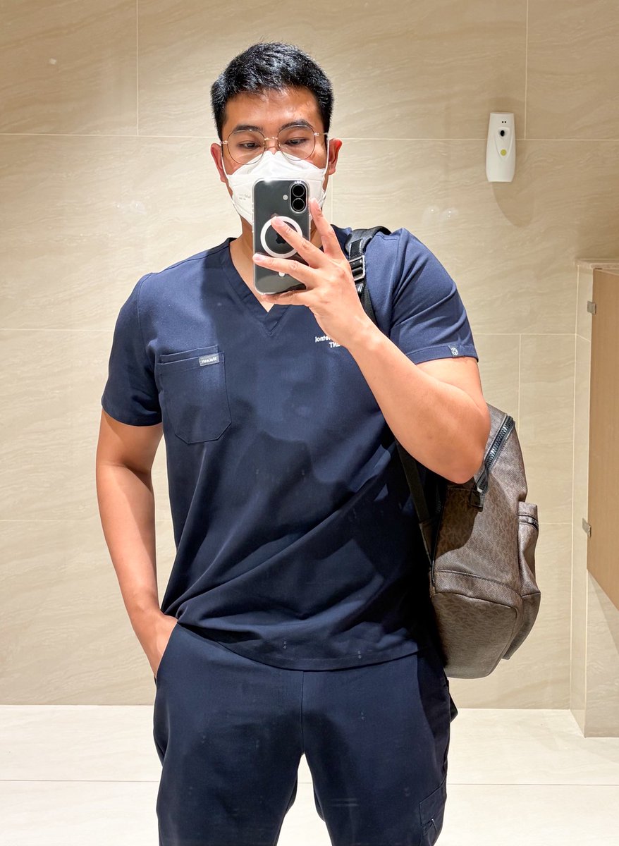 jakkne555's tweet photo. วันจันทร์มันก็จะซึมๆหน่อย 🥲 https://t.co/L3kkygNd2e