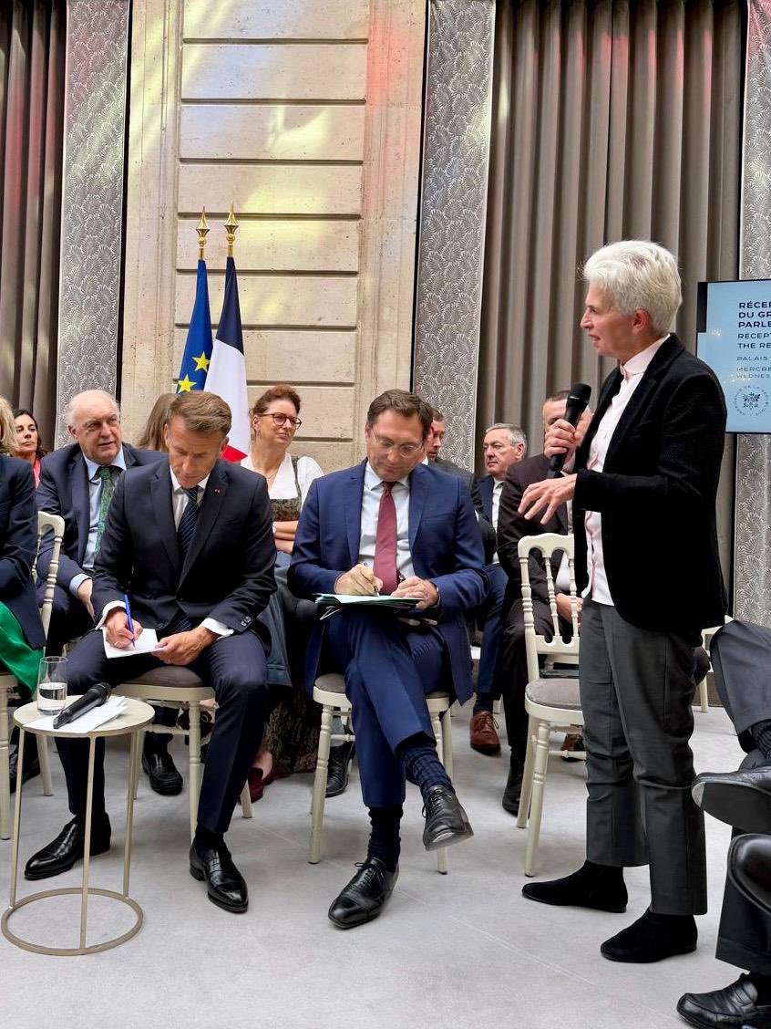MAStrackZi's tweet photo. Zwei intensive Tage mit @reneweurope zur Klausur in Paris samt Austausch mit Präsident Macron im Élysée-Palast. Auf der Agenda hatten wir die drängenden Fragen unserer Zeit: Schwerpunkte europäischer und nationaler Politik angesichts der Vielzahl an dramatischen Herausforderungen, geopolitische Entwicklungen, wirtschaftliche Herausforderungen.

In Zeiten wie diesen braucht Europa genau das: liberale Antworten, klare Haltung und den direkten Austausch auf höchster Ebene. Paris hat gezeigt, wie wichtig es ist, dass wir Liberale in Europa geschlossen auftreten für ein starkes, souveränes Europa.