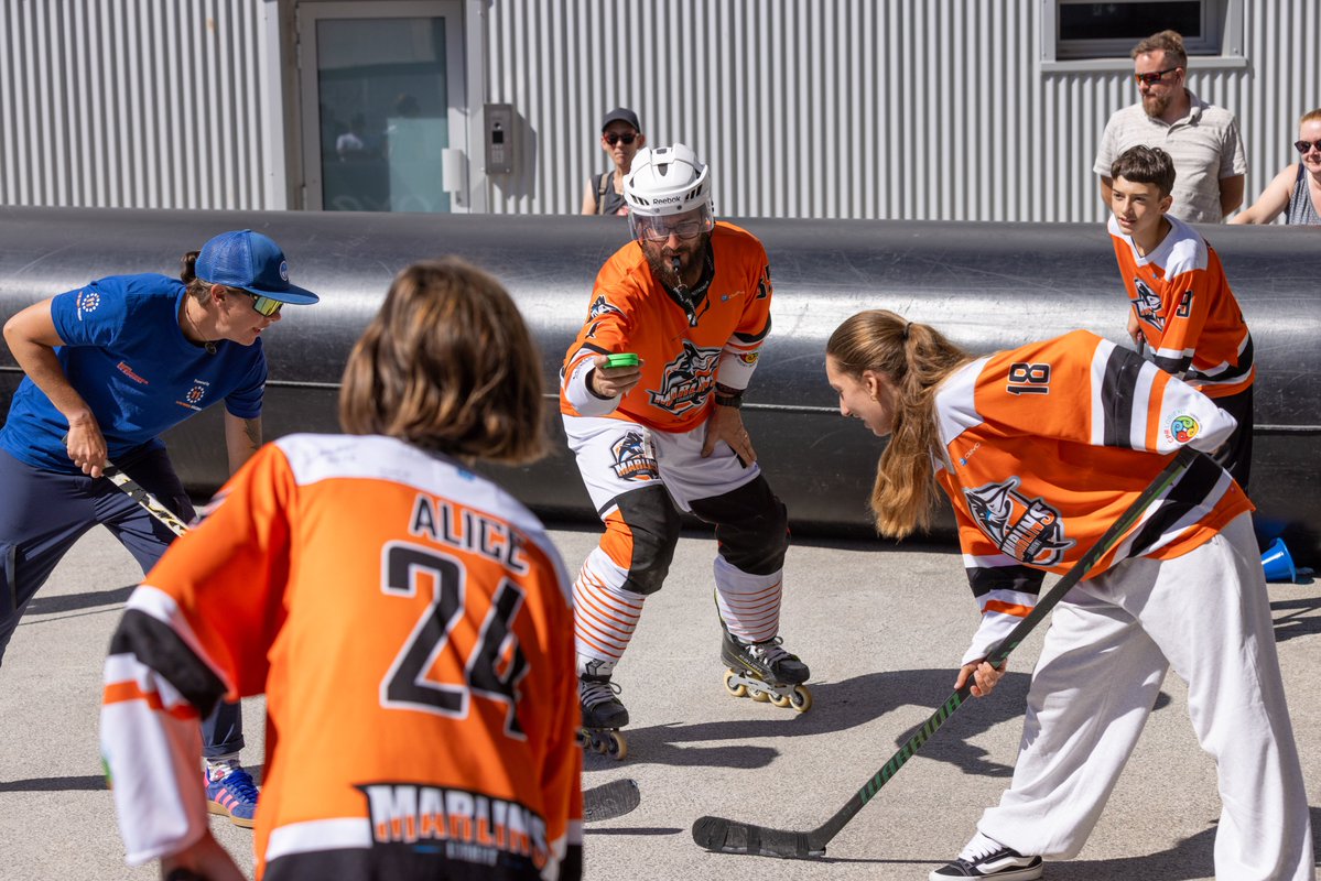 LorientAgglo's tweet photo. 🌎 The Ocean Race Atlantic
🎪 Dernière journée à l'Ocean Live Park
⛹️ Avec le Fan Day, journée du sport pour tous
🙌 Toute la journée les clubs sportifs du territoire ont accueilli les skippers &amp; le public
🥅 Pour des initiations, des démonstrations &amp; des défis sportifs https://t.co/3Qs9RgmiQ8