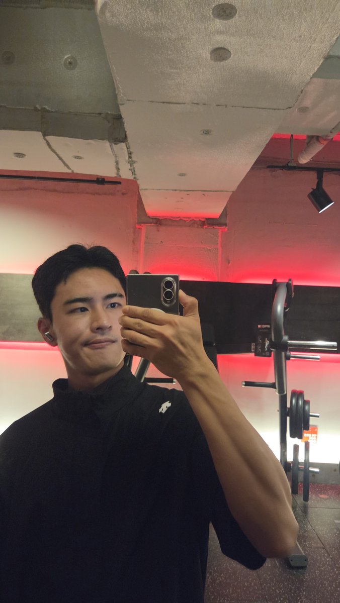 titanium_010110's tweet photo. https://t.co/0qAoec9oPb

오늘 11시 라방! https://t.co/QfZxKPztas