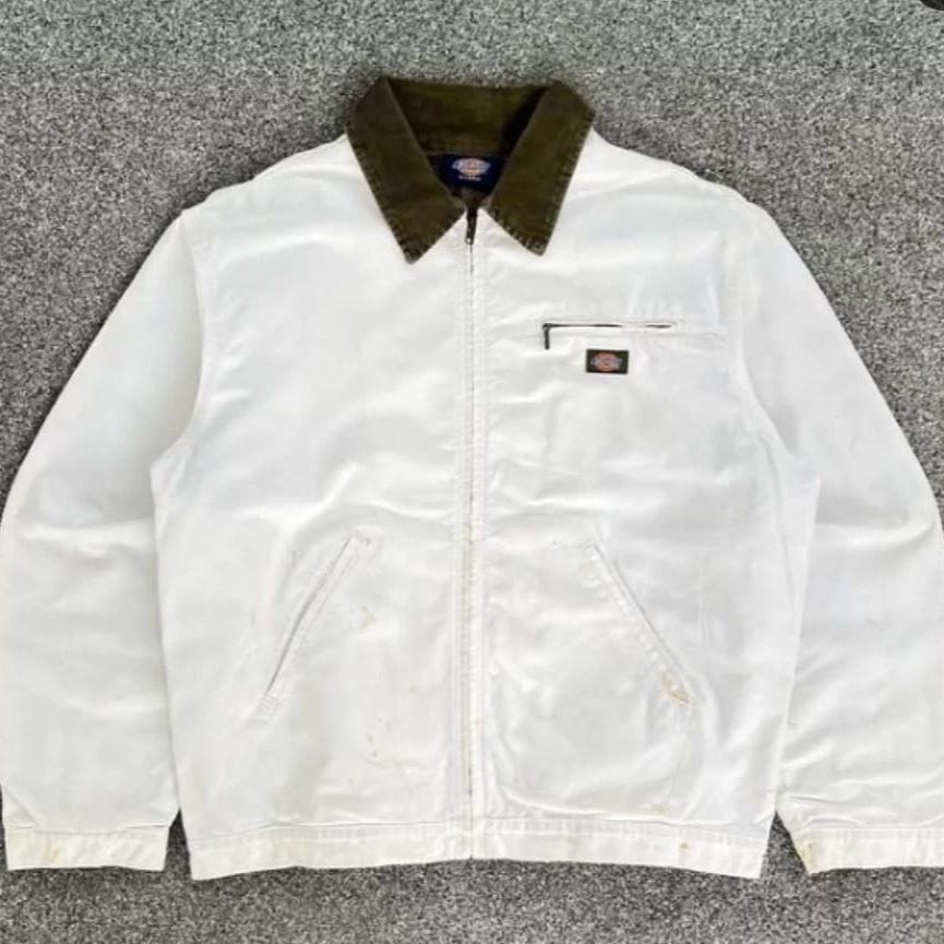 DanaeNumbea23a's tweet photo. Embrace classic workwear with this vintage-style Dickies jacket. Crisp white finish, contrasting collar, and durable timeless style. Worldwide shipping available. DM for bulk orders and special pricing. https://t.co/nyRJSrioer