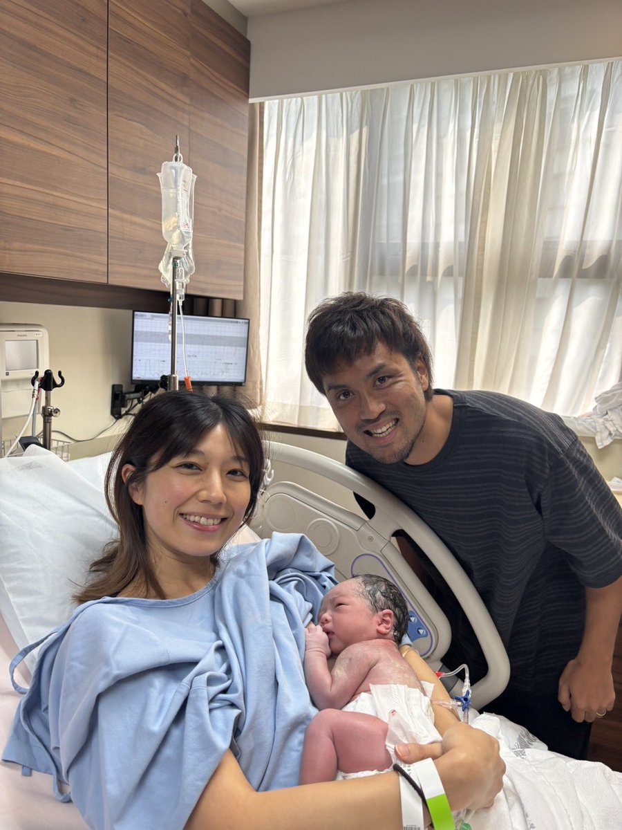 yukichii927's tweet photo. 先日第二子を無事出産しました🕊️

日本一時帰国時にはお世話になっている皆様にはご報告と、お気遣いいただき本当にありがとうございます。
そしてシンガポールに戻り初めての海外出産で沢山の方にサポートしていただきました。

皆様にはこれからも温かく見守っていただけたら嬉しいです。 https://t.co/hPLvI0vluD